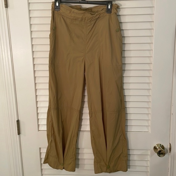 F P Movement Lightweight Nylon & Mesh Movement Snapped Parachute Pants - Picture 1 of 9